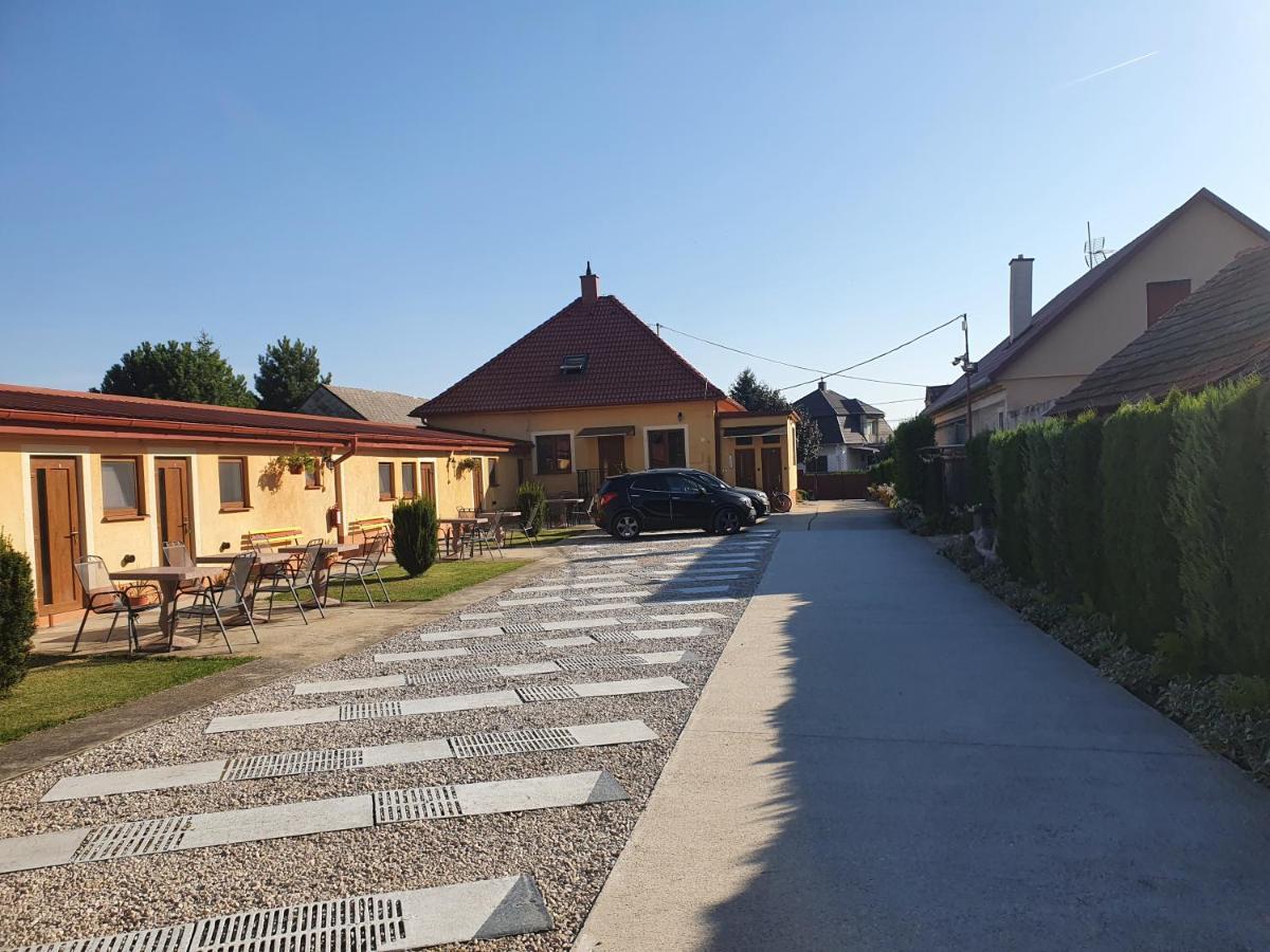 Privat U Jozefa Foeldesa Daire Veľký Meder Dış mekan fotoğraf
