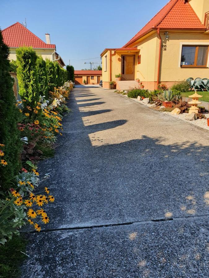 Privat U Jozefa Foeldesa Daire Veľký Meder Dış mekan fotoğraf