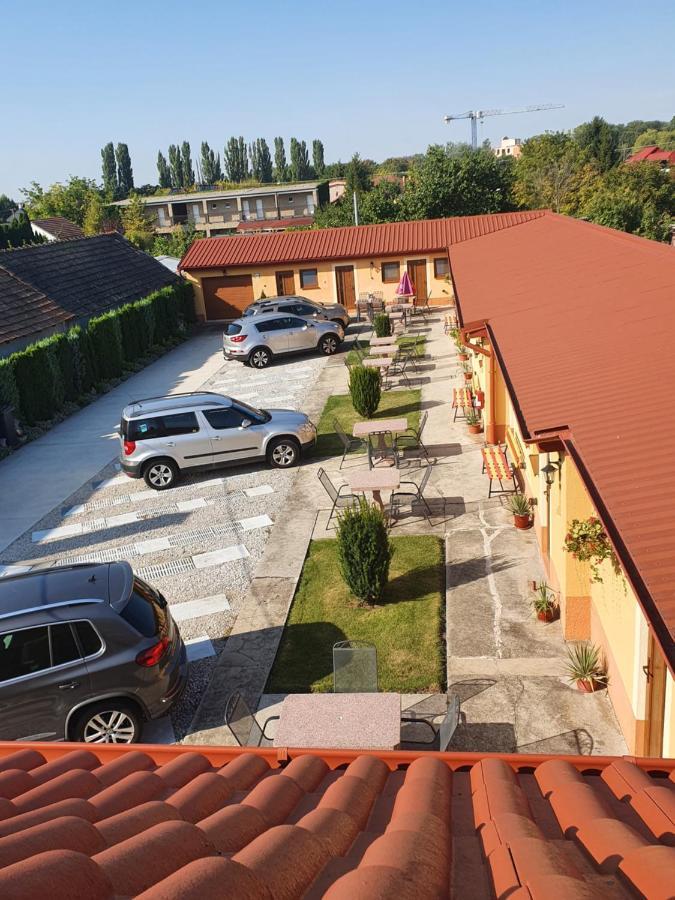 Privat U Jozefa Foeldesa Daire Veľký Meder Dış mekan fotoğraf