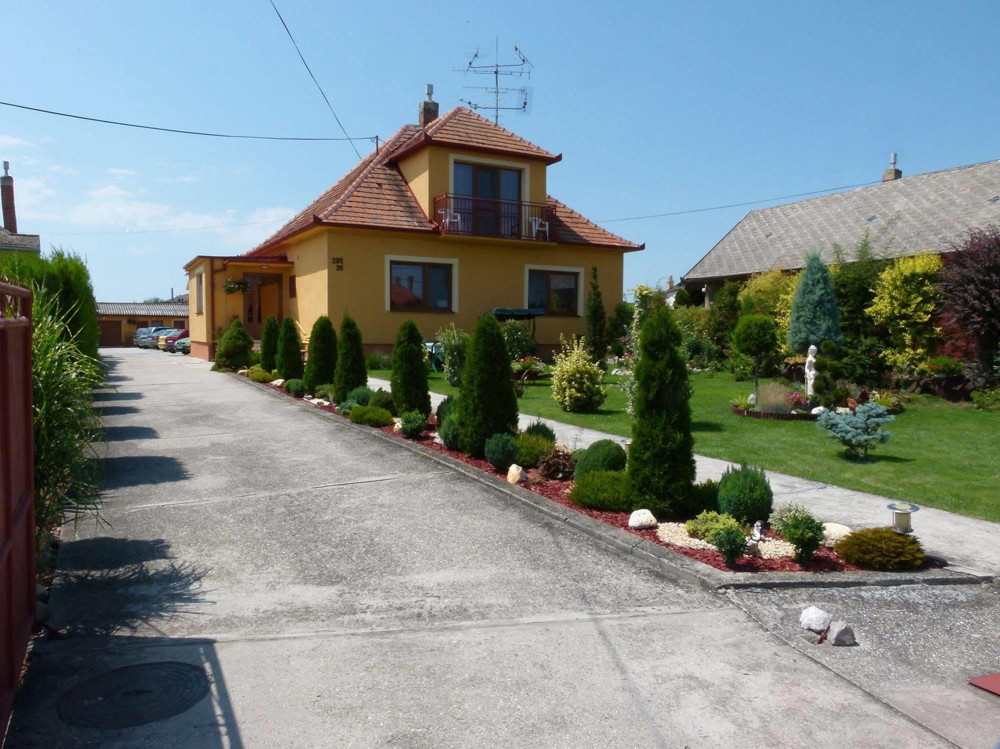 Privat U Jozefa Foeldesa Daire Veľký Meder Dış mekan fotoğraf