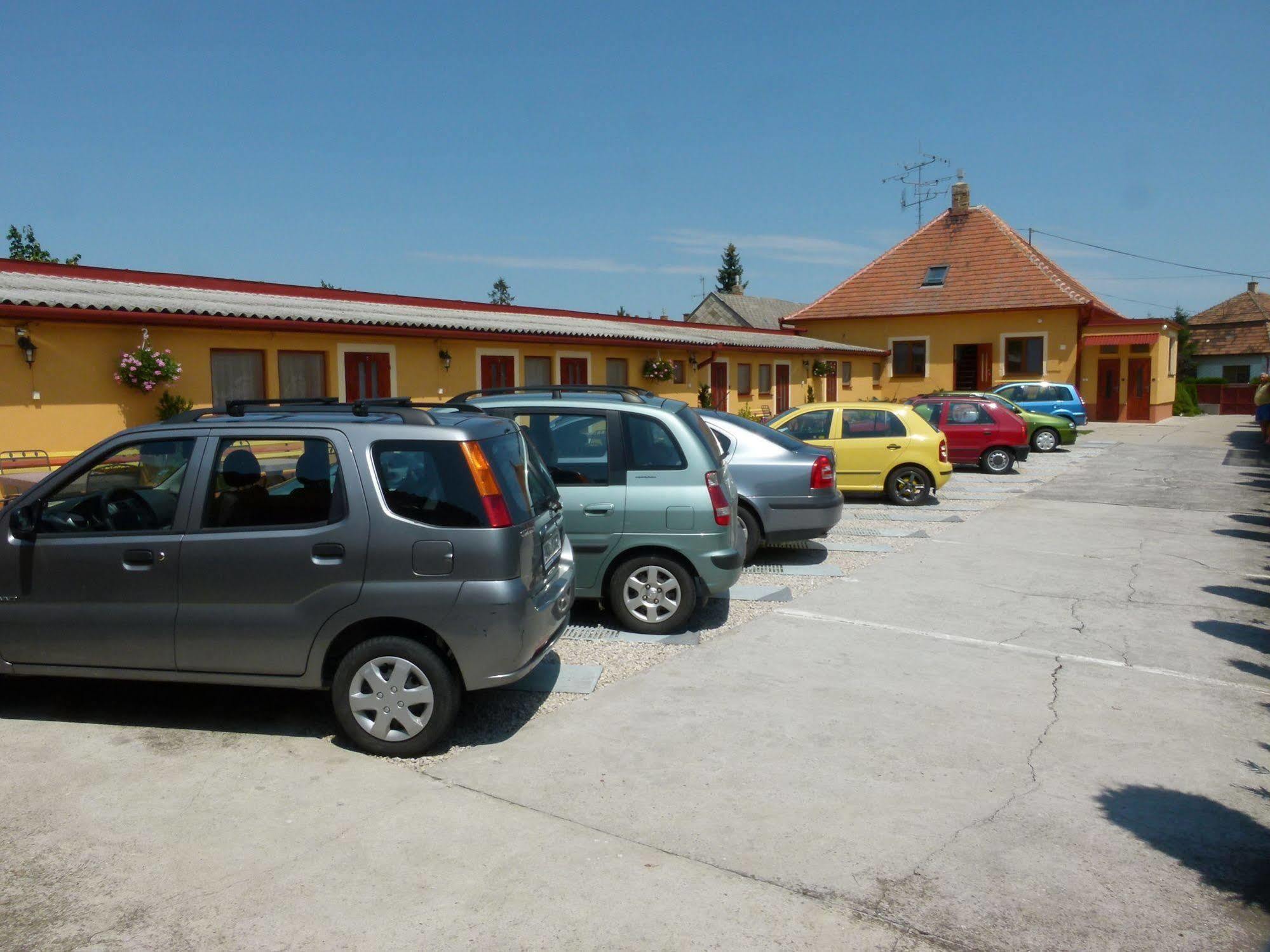 Privat U Jozefa Foeldesa Daire Veľký Meder Dış mekan fotoğraf